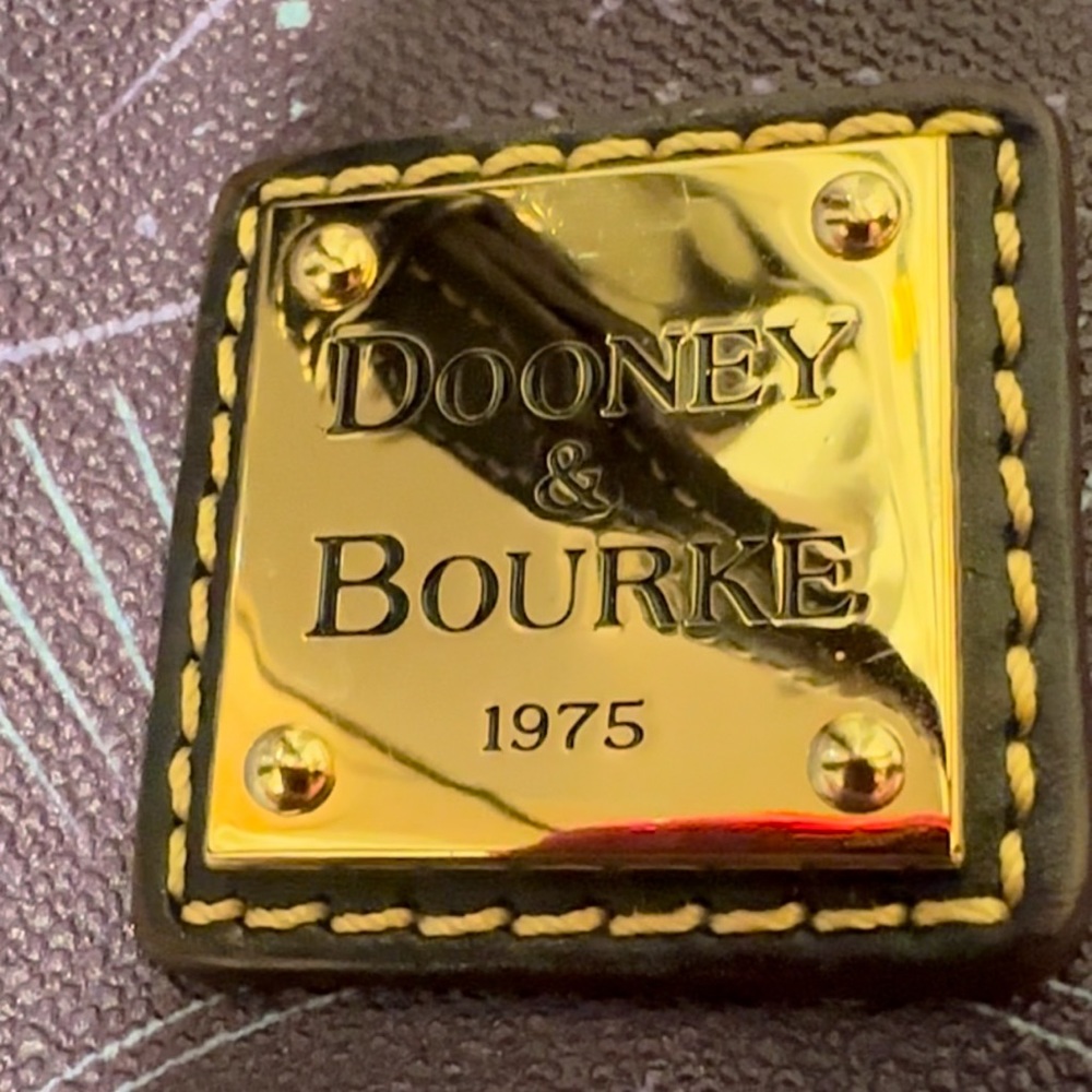 DISNEY DOONEY & BURKE 2017 park bag - Picture 7 of 15